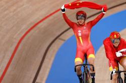  阿扎伦卡退役时间 